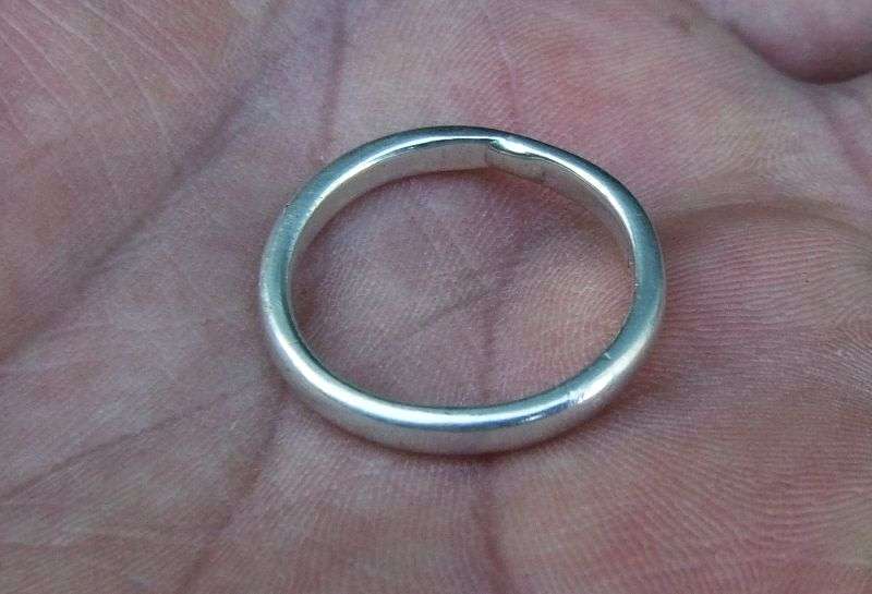 A TRULY RARE 115 YEAR OLD HALLMARKED STERLING SILVER RING BY THE ATKIN BROTHERS OF SHEFFIELD !!