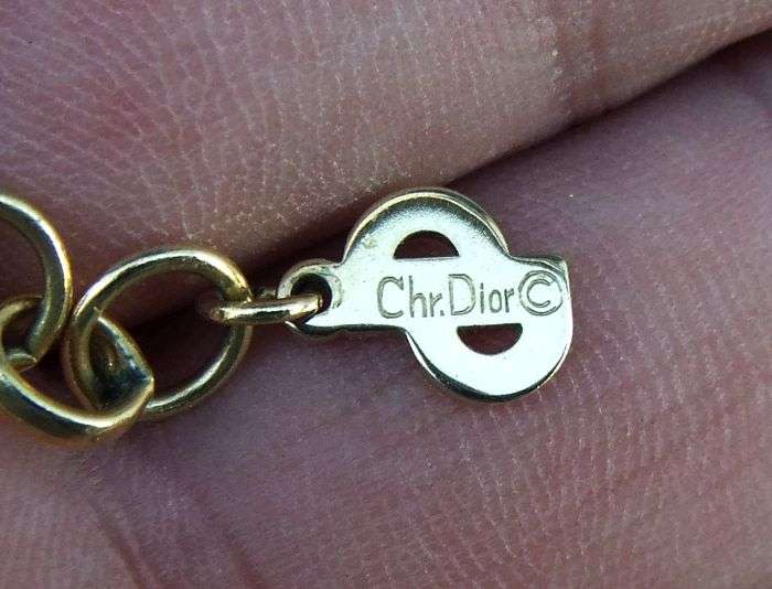 OH MY SOUL !! A GORGEOUS VINTAGE FAUX PEARL NECKLACE BY ""CHRISTIAN DIOR"" WITH EXQUISITE PENDANT