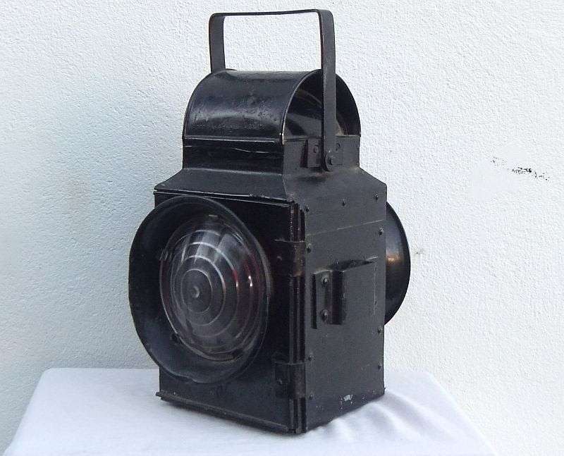 SUPER RARE FIND !! AN OLD RAILWAY LAMP OF THE SAR / SAS WITH ALL PARTS INTACT !! AWESOME FIND !!