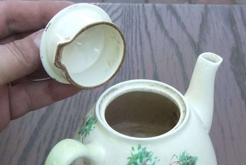 AN ART DECO PERIOD TINY TEAPOT BY ROYAL DOULTON FEATURING " THE COPPICE " PATTERN !! RARELY SEEN !!