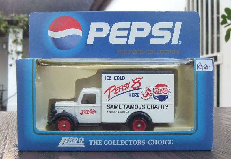 A TOTALLY COOL VINTAGE DIE CAST METAL MODEL BY LLEDO ENGLAND ISSUED TO ADVERTISE PEPSI COLA...WOW !!
