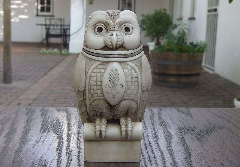 A STUNNING RARE CRUSHED MARBLE STATUE OF AN OWL " PROF " BY SA ARTIST JOHN BICCARD !! HIGH VALUE !!
