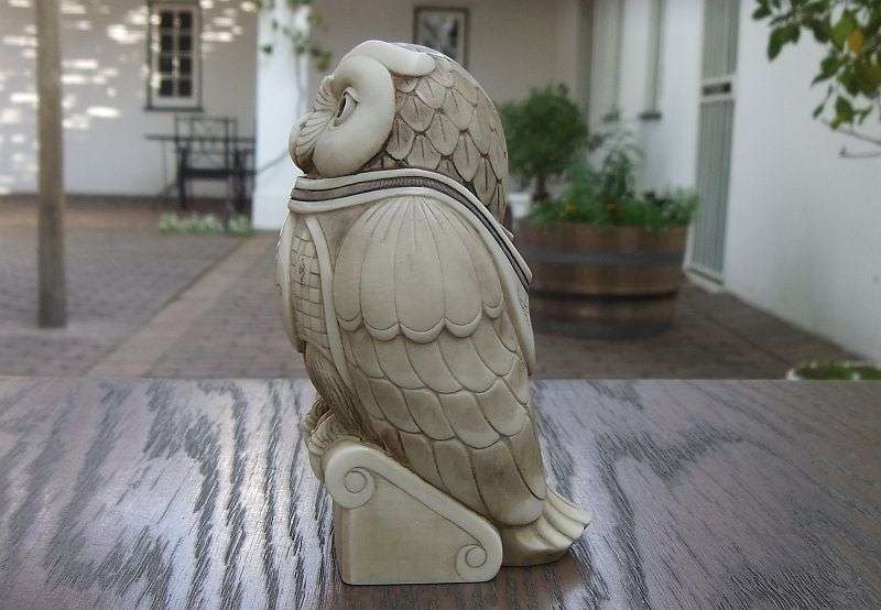 A STUNNING RARE CRUSHED MARBLE STATUE OF AN OWL " PROF " BY SA ARTIST JOHN BICCARD !! HIGH VALUE !!