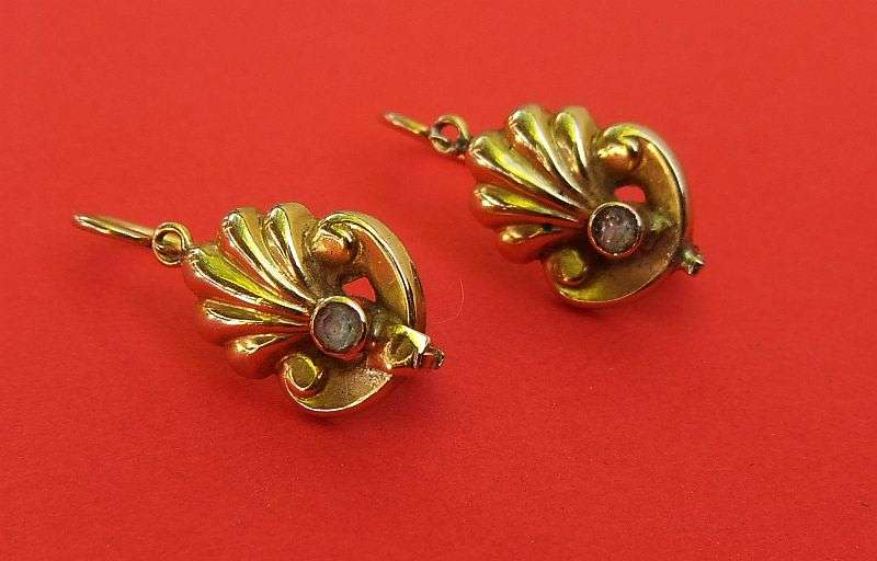 A STUNNING PAIR OF ANTIQUE PORTUGUESE 19 CT GOLD EARRINGS SET WITH ROUGH STONES...WOW !! WOW !!