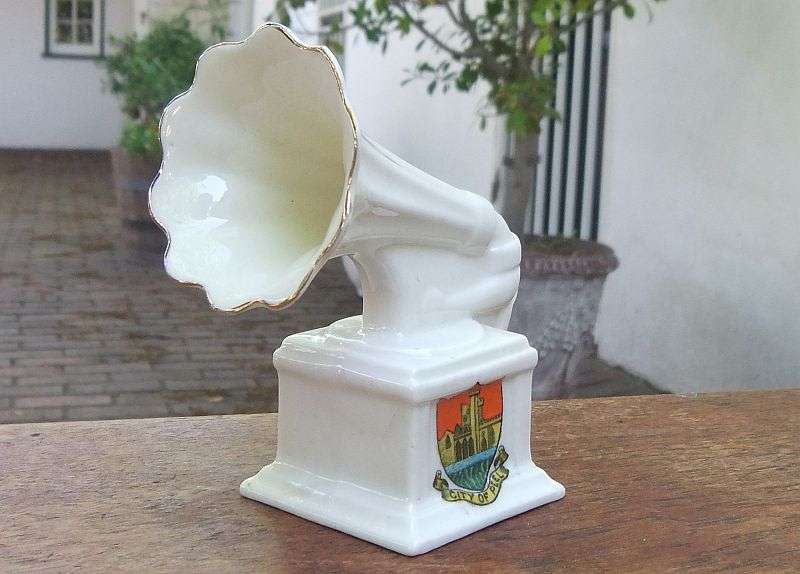 A RARE 1920`S / 1930`S ARCADIAN CHINA CREST WARE GRAMAPHONE WITH COAT OF ARMS "" CITY OF PEEL ""