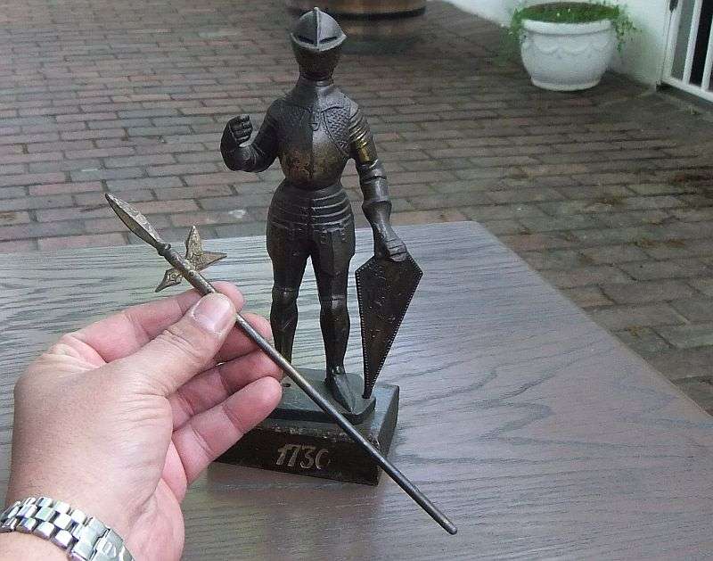 A TOTALLY COOL OLD SOLID METAL KNIGHT STATUE WITH WEAPON ON WOOD BASE !! WHAT A WEIGHT !!