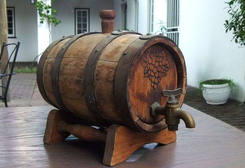 AN ABSOLUTELY COOL VINTAGE WOODEN SHERRY VAT ON STAND WITH METAL TAP !! WOW !!