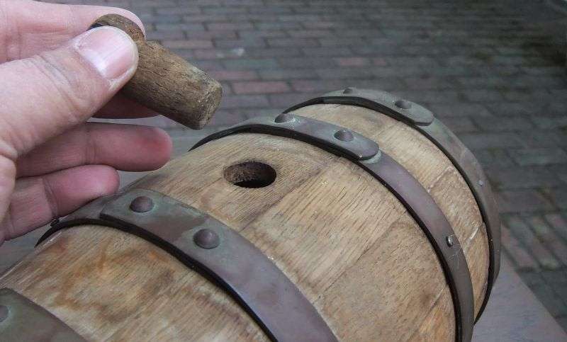 AN ABSOLUTELY COOL VINTAGE WOODEN SHERRY VAT ON STAND WITH METAL TAP !! WOW !!