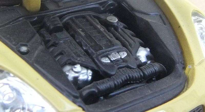 A FABULOUS HIGHLY DETAILED DIE CAST METAL MODEL OF THE PORSCHE CAYENNE TURBO !! MUST SEE !!