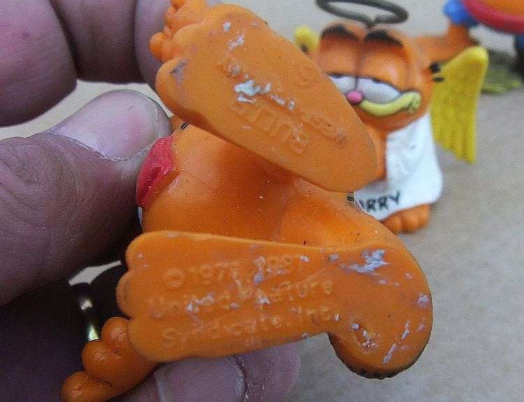 TOO CUTE !! FOUR ORIGINAL VINTAGE GARFIELD FIGURES BY BULLY WEST GERMANY - 70`S AND 80`S