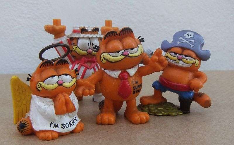 TOO CUTE !! FOUR ORIGINAL VINTAGE GARFIELD FIGURES BY BULLY WEST GERMANY - 70`S AND 80`S
