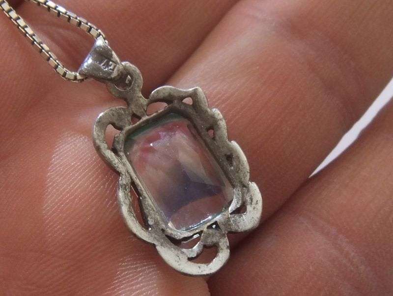A RARE BEAUTIFUL VINTAGE STERLING SILVER PENDANT WITH AWESOME FACETED STONE PLUS SILVER CHAIN !! WOW