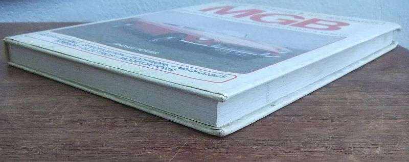 COOL !! A VINTAGE 1982 ""MGB"" GUIDE TO PURCHASE AND RESTORATION MANUAL BY HAYNES !!