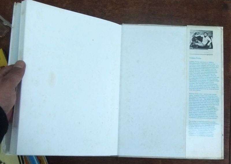 COOL !! A VINTAGE 1982 ""MGB"" GUIDE TO PURCHASE AND RESTORATION MANUAL BY HAYNES !!