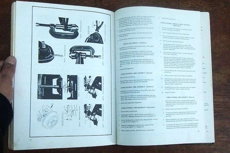 VERY RARE !! CHEVROLET & HOLDEN OWNERS WORKSHOP MANUAL FROM 1971 ....MUST SEE !!