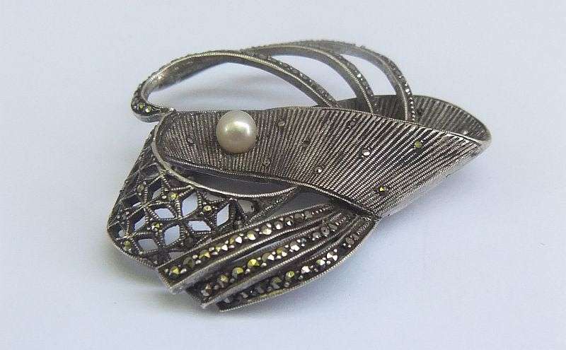 WOW !! A SUPER RARE ART DECO STYLE STERLING SILVER BROOCH BY GERMAN DESIGNER THEODORE FAHRNER
