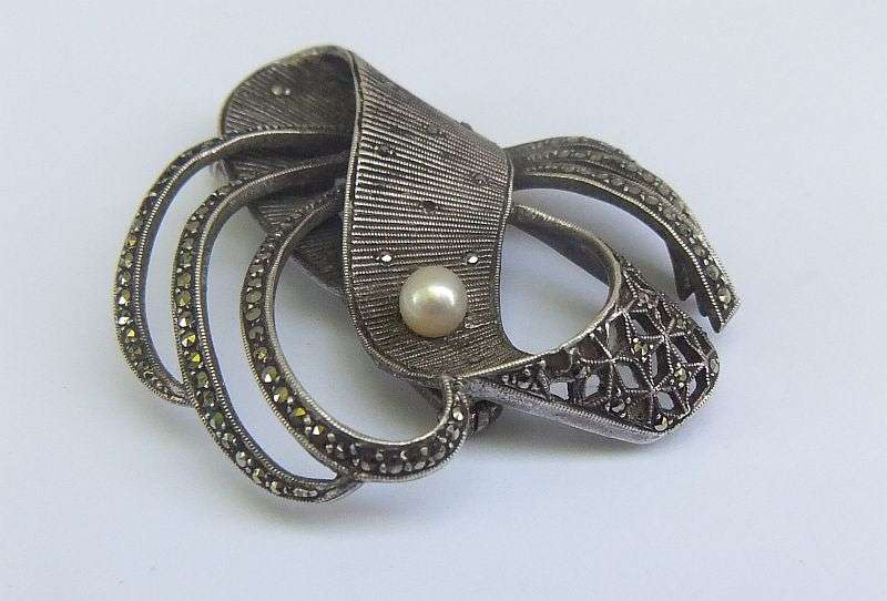 WOW !! A SUPER RARE ART DECO STYLE STERLING SILVER BROOCH BY GERMAN DESIGNER THEODORE FAHRNER