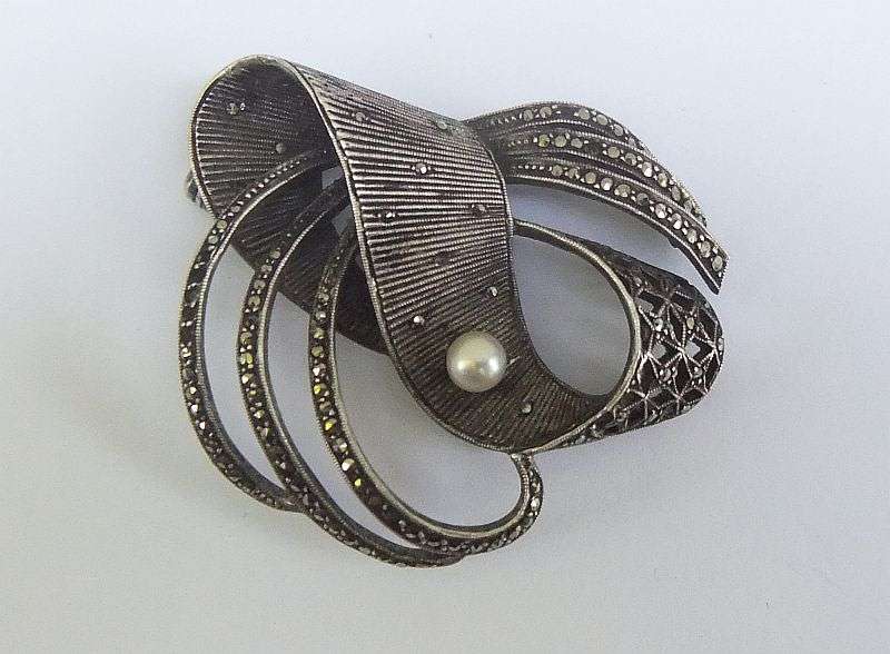 WOW !! A SUPER RARE ART DECO STYLE STERLING SILVER BROOCH BY GERMAN DESIGNER THEODORE FAHRNER