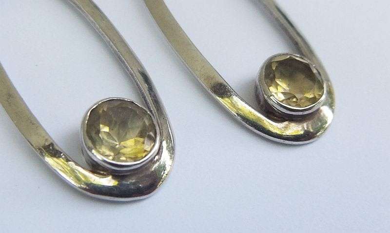 A GREAT QUALITY PAIR OF OVAL STERLING SILVER EARRINGS EACH SET WITH A FACETED STONE ...LOVELY !!