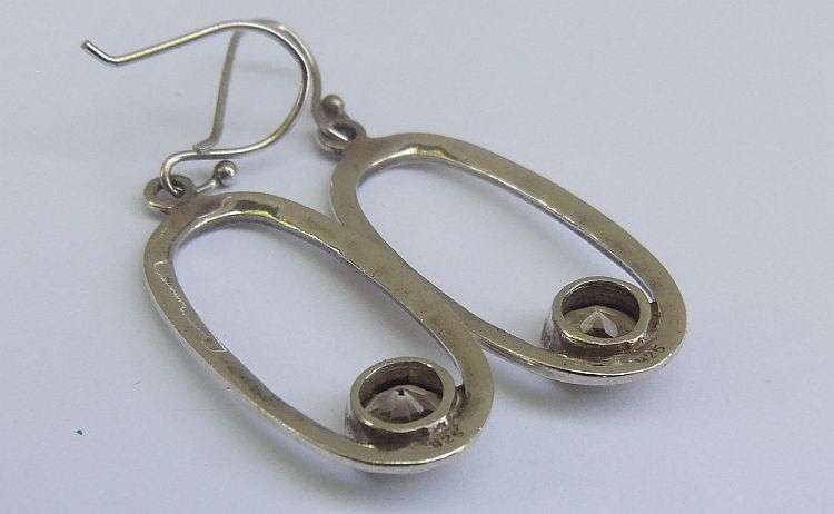 A GREAT QUALITY PAIR OF OVAL STERLING SILVER EARRINGS EACH SET WITH A FACETED STONE ...LOVELY !!