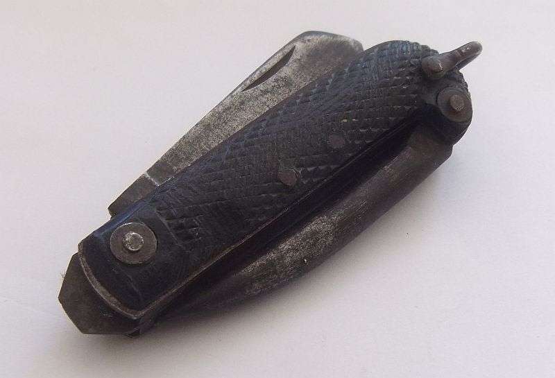 A STAMP DATED 1946  ARMY CLASP KNIFE BY HM SLATER WITH MILITARY ARROW STAMP