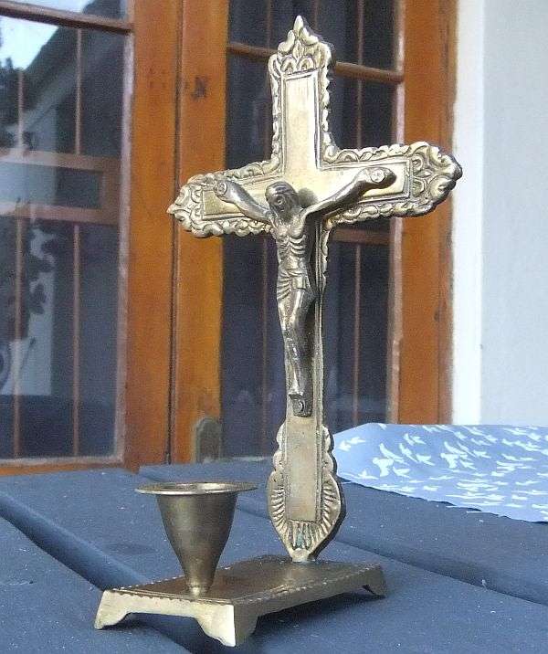 RARE FIND !! A VINTAGE DETAILED SOLID BRASS CURCIFIX WITH CANDLE HOLDER