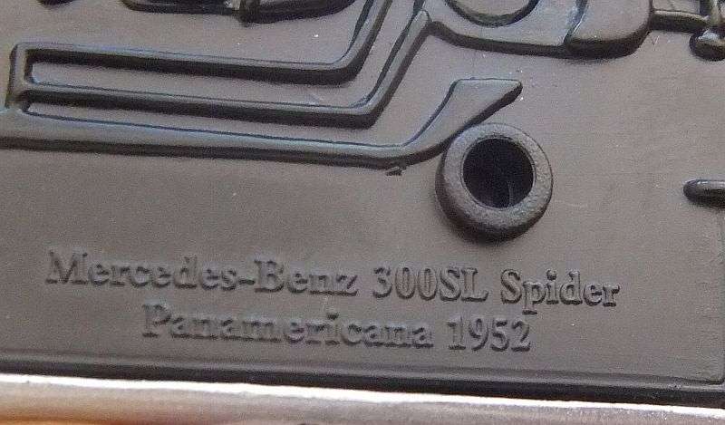 AN AMAZING DETAILED 1:43 SCALE DIE CAST METAL MODEL OF THE 1952 MERCEDES BENZ 300 SL SPIDER !! WOW