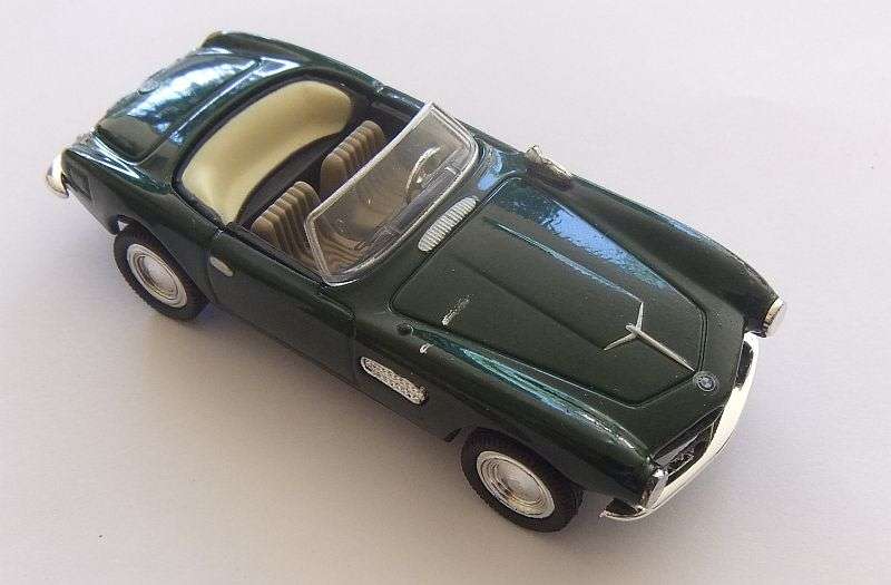 A VERY SMART 1:43 SCALE DIE CAST METAL MODEL OF THE BMW 507