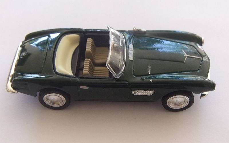 A VERY SMART 1:43 SCALE DIE CAST METAL MODEL OF THE BMW 507