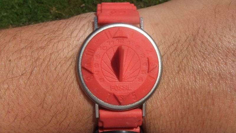 A RARE VINTAGE "" FOSSIL SUN-DIAL "" FUNCTIONAL TIME PIECE WITH ORIGINAL BOX AND COMPASS !! SO COOL