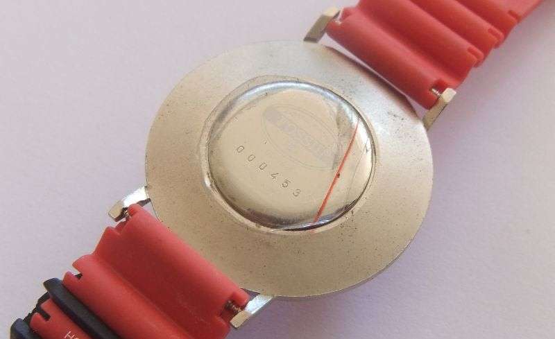 A RARE VINTAGE "" FOSSIL SUN-DIAL "" FUNCTIONAL TIME PIECE WITH ORIGINAL BOX AND COMPASS !! SO COOL