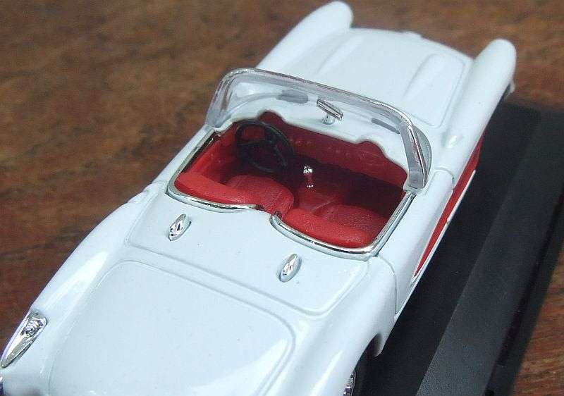 AN AWESOME DETAILED 1:43 SCALE DIE CAST METAL MODEL OF THE 1957 CHEVROLET CORVETTE ON BASE !! WOW !!