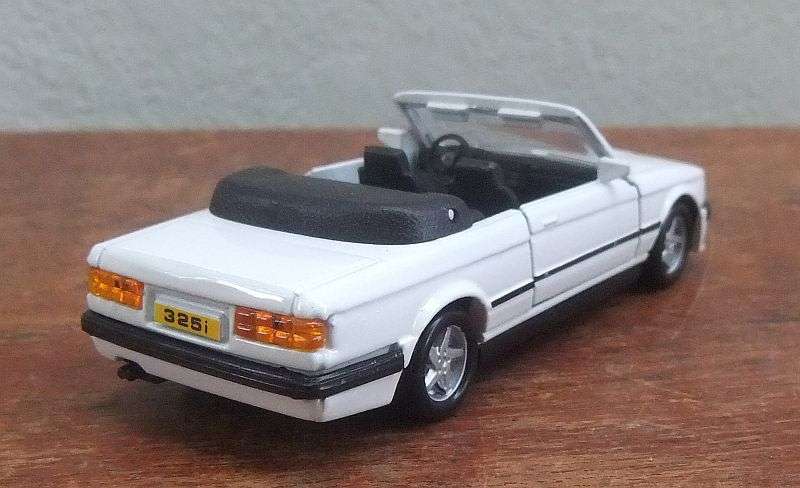 A COOL DETAILED 1:37 SCALE DIE CAST METAL MODEL OF THE BMW 325i WITH OPENING DOORS !! IMMACULATE !!