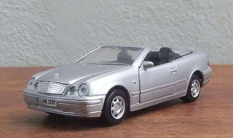 A RATHER SMART 1:38 SCALE DIE CAST METAL MODEL OF THE MERCEDES BENZ CLK  CABRIOLET !! WOW !!