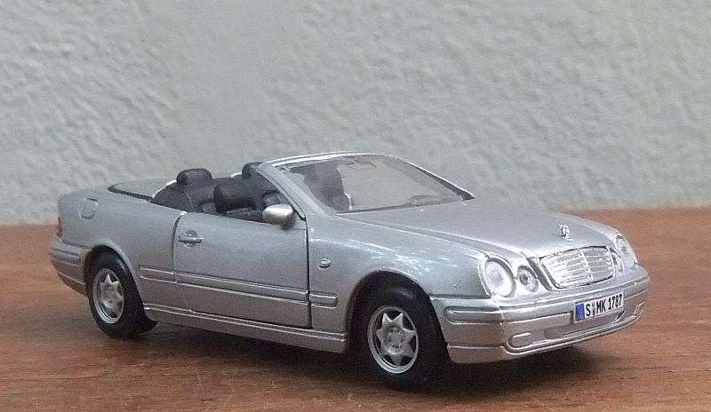 A RATHER SMART 1:38 SCALE DIE CAST METAL MODEL OF THE MERCEDES BENZ CLK  CABRIOLET !! WOW !!