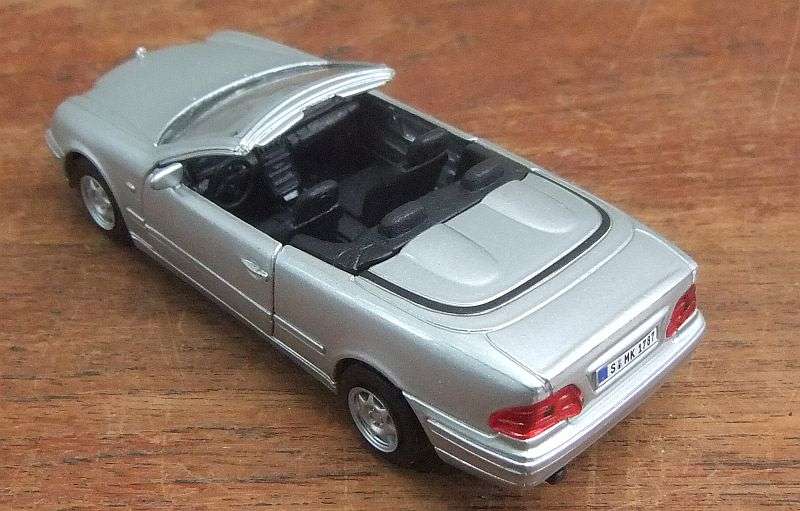A RATHER SMART 1:38 SCALE DIE CAST METAL MODEL OF THE MERCEDES BENZ CLK  CABRIOLET !! WOW !!