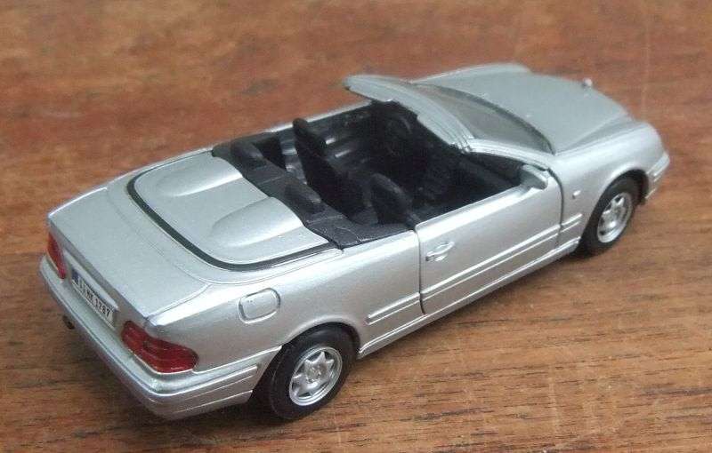 A RATHER SMART 1:38 SCALE DIE CAST METAL MODEL OF THE MERCEDES BENZ CLK  CABRIOLET !! WOW !!
