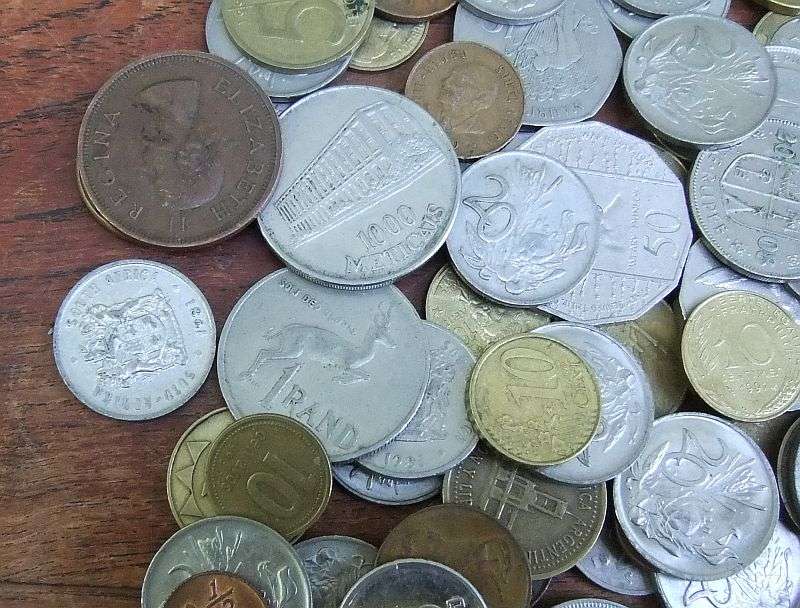 OVER 150 COINS FROM AROUND THE WORLD ... BID FOR THE LOT !!