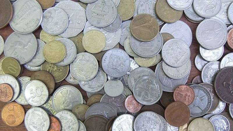 OVER 150 COINS FROM AROUND THE WORLD ... BID FOR THE LOT !!