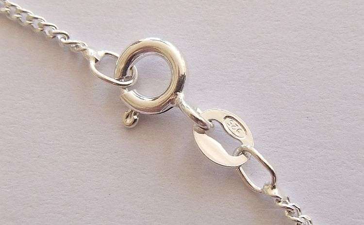 WOW ! A CHARMING SOLID STERLING SILVER PENDANT SET WITH TURQUOISE STONE PLUS A STERLING SILVER CHAIN