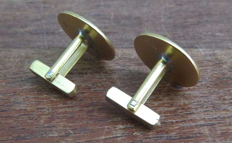 WOW !! A STUNNING QUALITY PAIR OF CUFFLINKS MADE FOR MERCEDES BENZ WITH ORIGINAL BOX !!