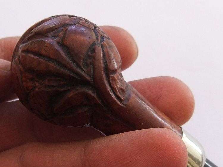 A FABULOUS INTRICATELY DETAILED HAND CARVED VINTAGE SMOKING PIPE WITH INTERESTING COLLAR !! COOL !!