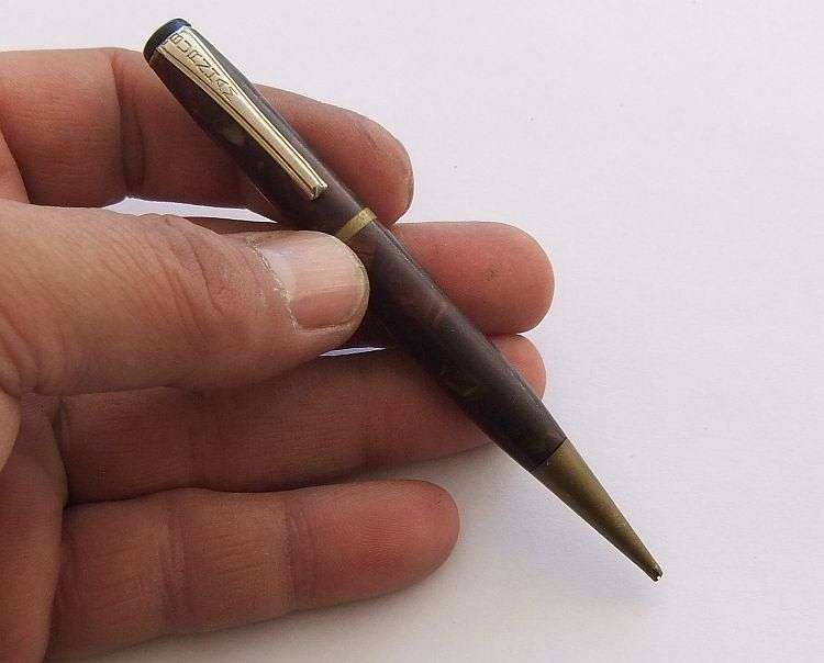 A LITTLE LOT OF MINIATURE / LADY SIZE WRITING INSTRUMENTS FOR SPARES INCLUDING 14CT GOLD NIB !!