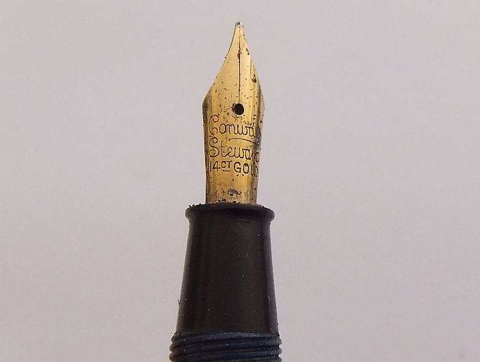 A LITTLE LOT OF MINIATURE / LADY SIZE WRITING INSTRUMENTS FOR SPARES INCLUDING 14CT GOLD NIB !!