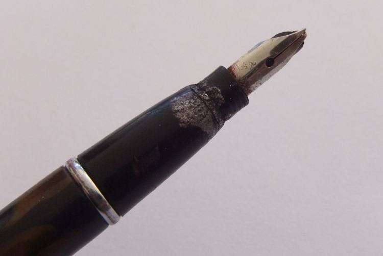 A LITTLE LOT OF MINIATURE / LADY SIZE WRITING INSTRUMENTS FOR SPARES INCLUDING 14CT GOLD NIB !!