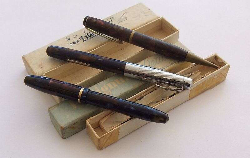 A LITTLE LOT OF MINIATURE / LADY SIZE WRITING INSTRUMENTS FOR SPARES INCLUDING 14CT GOLD NIB !!