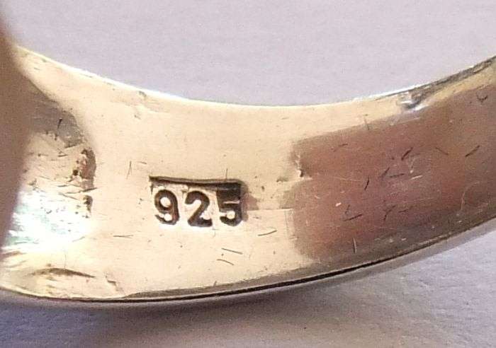 WOW !! A SUPERIOR QUALITY SOLID STERLING SILVER RING SET WITH A GORGEOUSLY FACETED STONE !!