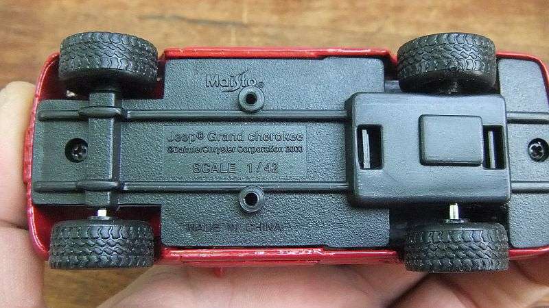 LOT OF 4 DIE CAST MODELS !! MERCEDES ML320 , JEEP GRAND CHEROKEE , FORD EXPLORER , AUDI TT ROADSTER