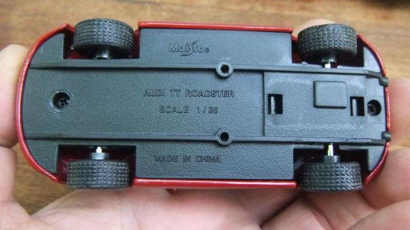 LOT OF 4 DIE CAST MODELS !! MERCEDES ML320 , JEEP GRAND CHEROKEE , FORD EXPLORER , AUDI TT ROADSTER