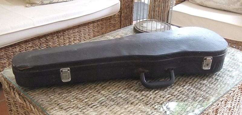 AWESOME FIND !! A STUNNING OLD VIOLIN WITH BOW AND RESIN IN ORIGINAL BOX !! IN WORKING ORDER !!